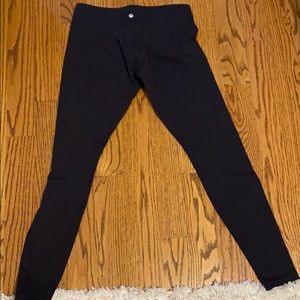 align 28 black lululemon leggings size 10!!